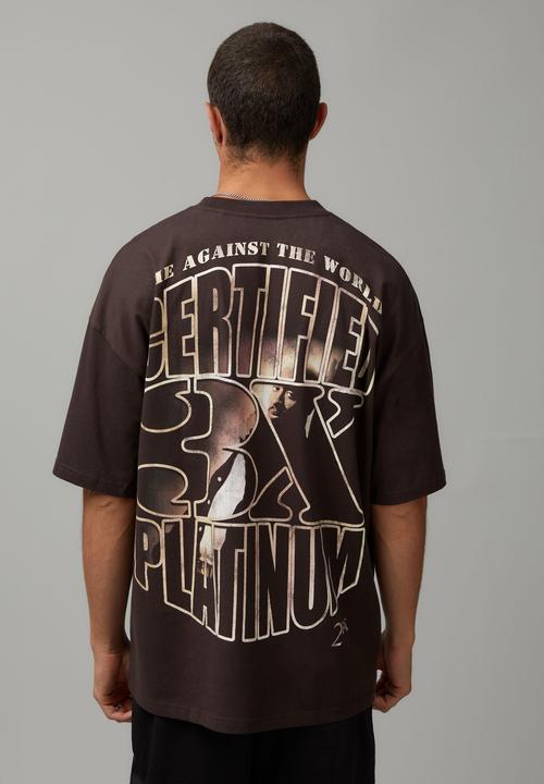Factorie - Oversized Music Merch T Shirt - Lcn Bra Choc/Tupac Platinum