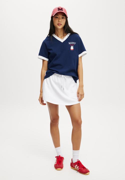 Cotton On - Active V Neck Tshirt - Heritage Blue Stripe / Lcn Miffy