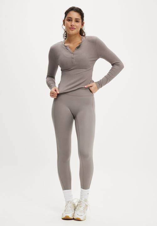 Cotton On - Active Sheer Rib Long Sleeve - Desert Grey