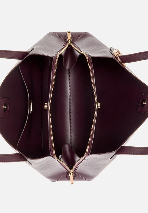 GUESS - Sora girlfriend carryall - aubergine