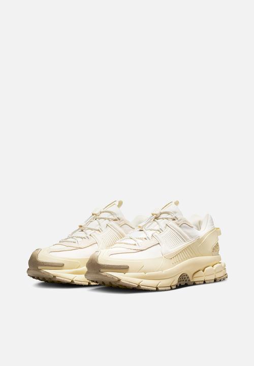 Nike - NIKE ZOOM VOMERO ROAM