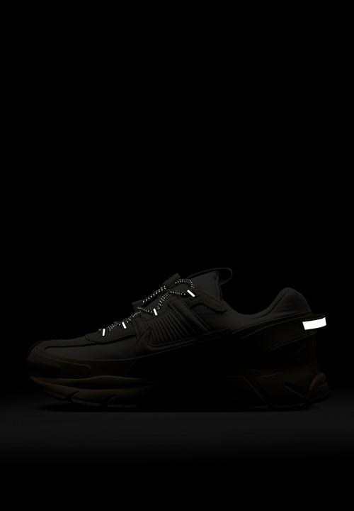 Nike - NIKE ZOOM VOMERO ROAM