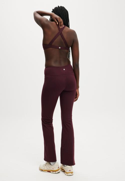 Cotton On - Ultra Soft Studio Flare - Dark Oak