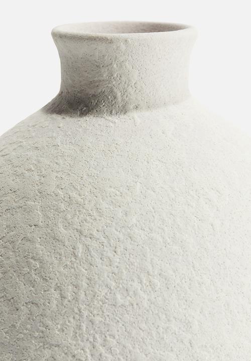 H&M - Small terracotta vase - white