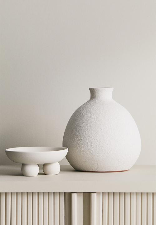 H&M - Small terracotta vase - white