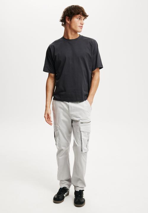 Cotton On - Slim Engineered Cargo Pant - Ice Grey