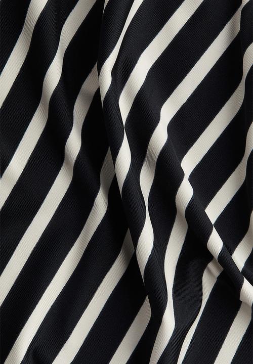 H&M - Boat-neck top - black striped