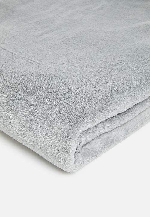 Sixth Floor - Fleece Throw - Silver