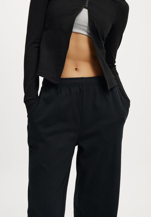 Cotton On - Lifestyle Fleece Straight Leg Sweatpant - Black