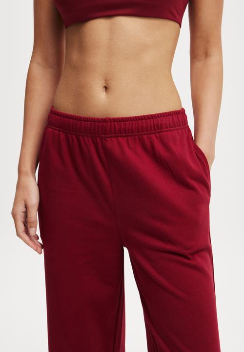 Cotton On - Lifestyle Fleece Straight Leg Sweatpant - Deep Red