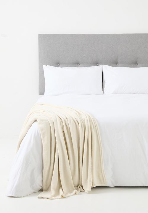 Sixth Floor - Fleece Throw -Ivory