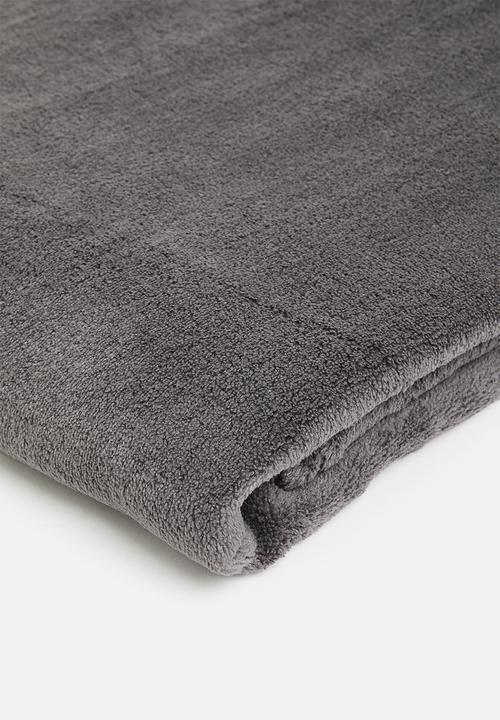 Sixth Floor - Fleece Throw -Charcoal