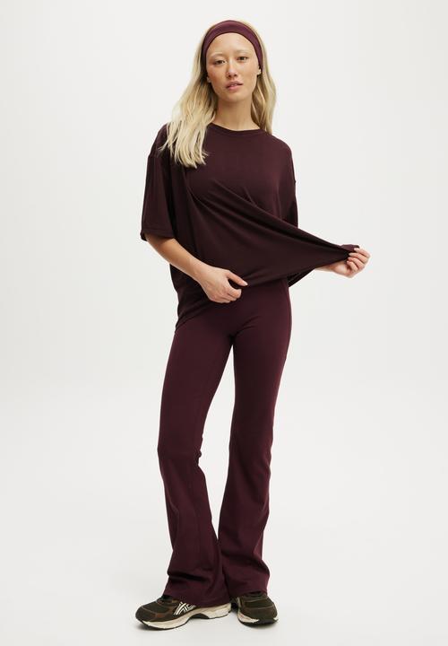 Cotton On - Active Lightweight T-shirt - Dark Oak
