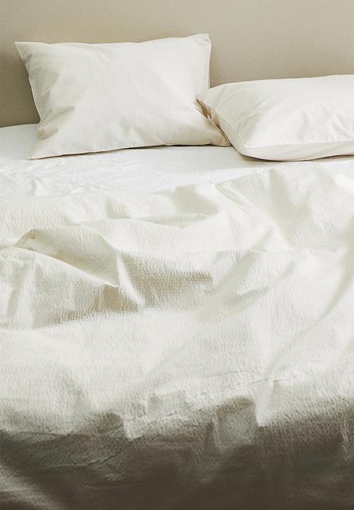 H&M - Seersucker double/king size duvet cover set - white