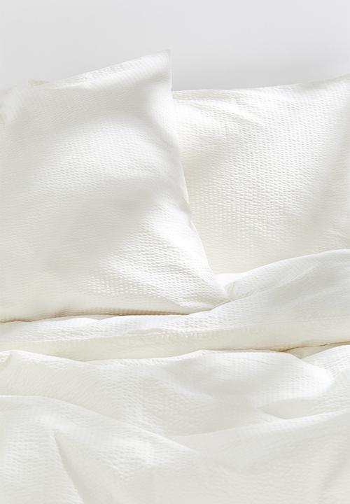 H&M - Seersucker double/king size duvet cover set - white