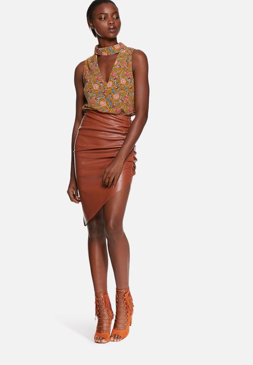 Glamorous - Floral keyhole blouse