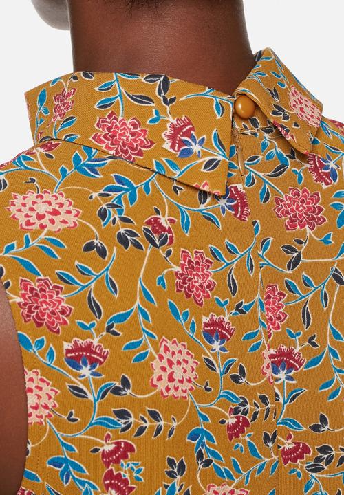Glamorous - Floral keyhole blouse