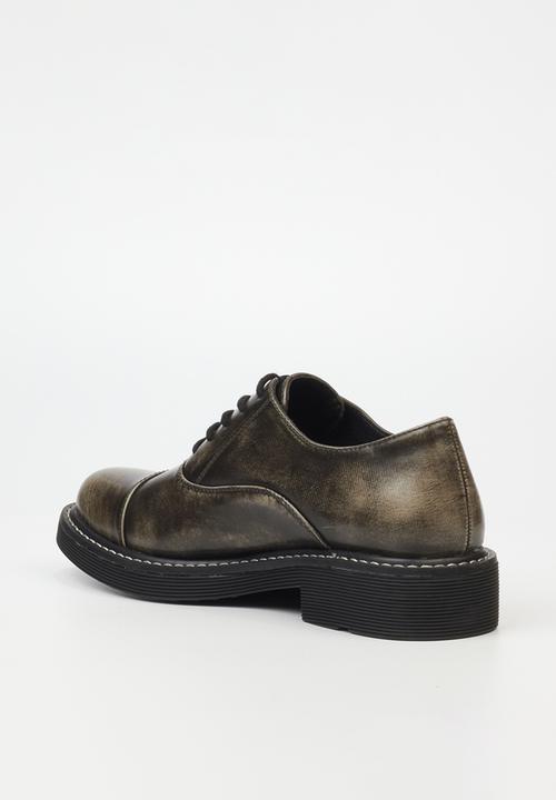 Miss Black - Princeton 1 derby - graphite