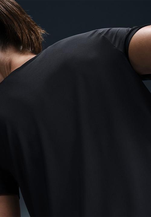 Nike - Nike One Swoosh Top - Black