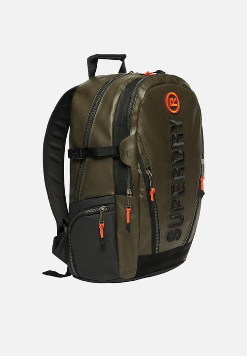 Superdry. - Tarp Emb Rucksack - Surplus Goods Olive Green