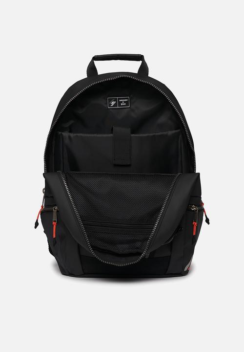 Superdry. - Tarp Emb Rucksack - Black/Khaki Green