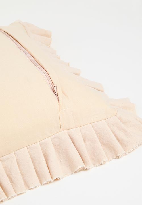 Sixth Floor - Frilo velvet cushion cover - Natural