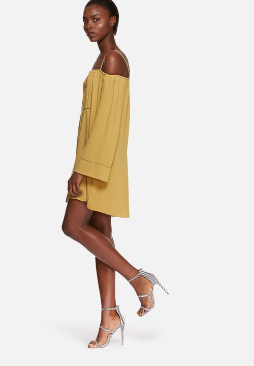 Glamorous - Mustard cold shoulder dress