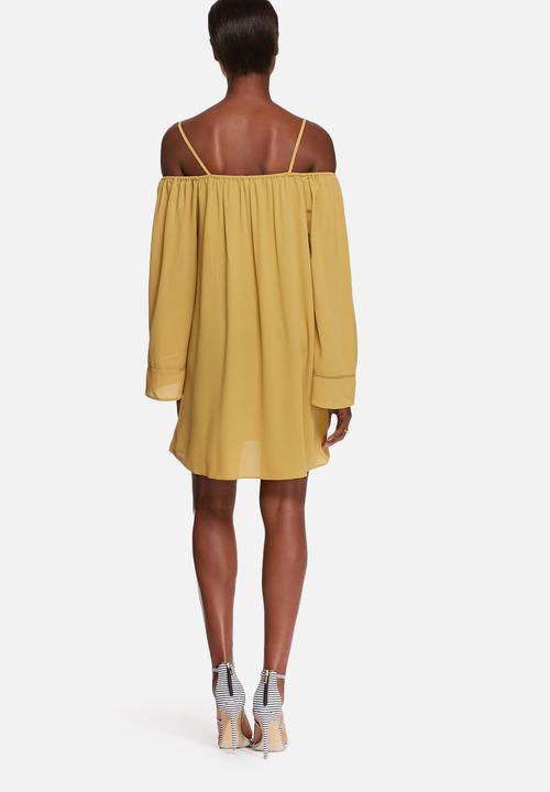 Glamorous - Mustard cold shoulder dress