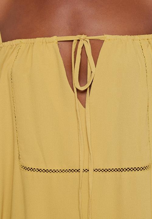 Glamorous - Mustard cold shoulder dress