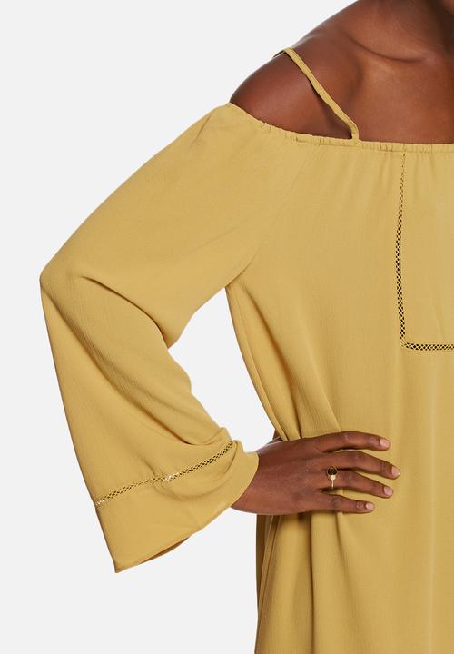 Glamorous - Mustard cold shoulder dress