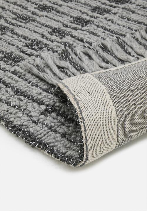 SF Collection - Handwoven Fringe Carpet - Grey