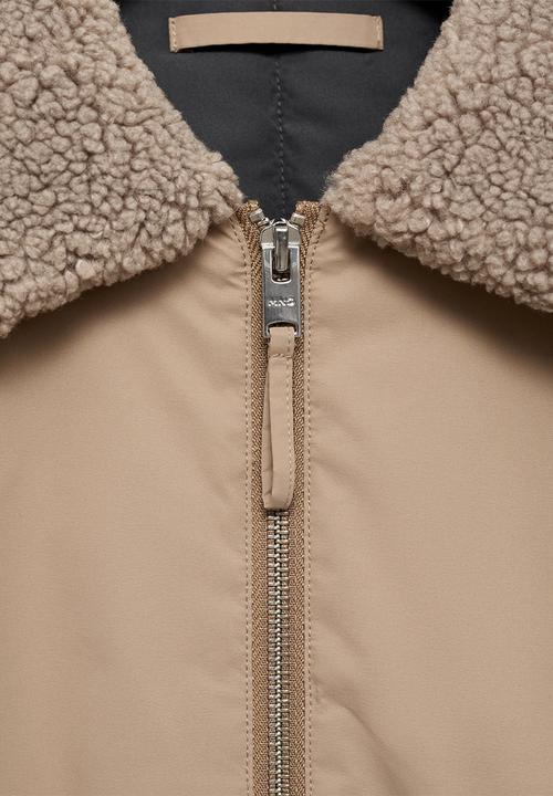 MANGO - Noah Water-repellent jacket with Sheepskin collar - light beige