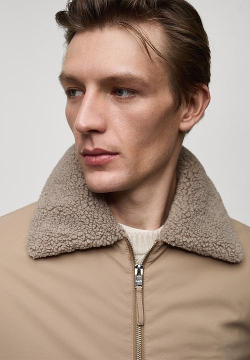 MANGO - Noah Water-repellent jacket with Sheepskin collar - light beige