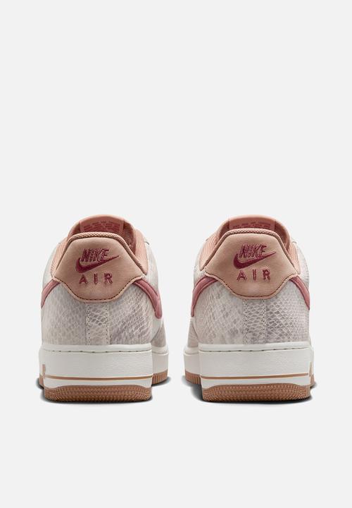 Nike - AIR FORCE 1 '07 LV8