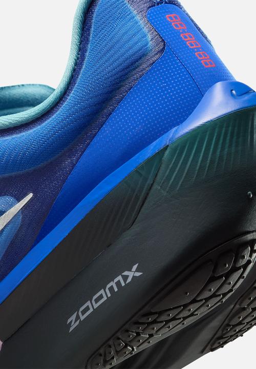 Nike - Nike Fly 6 PRM