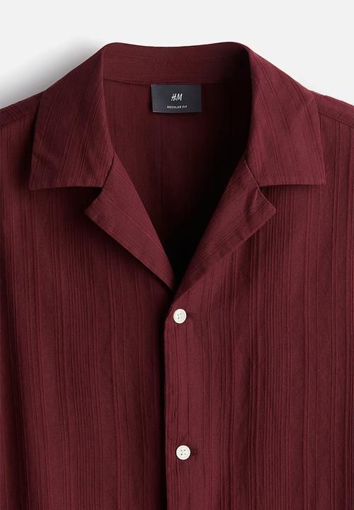 H&M - Regular fit textured-weave resort shirt - burgundy