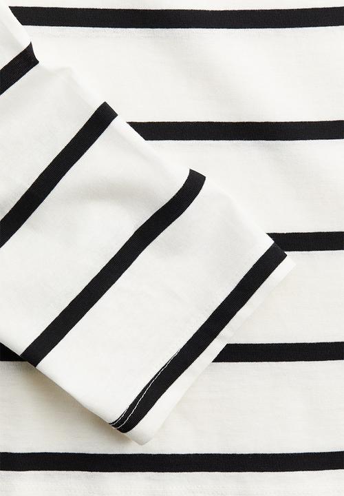 H&M - Oversized boat-neck top - white black striped