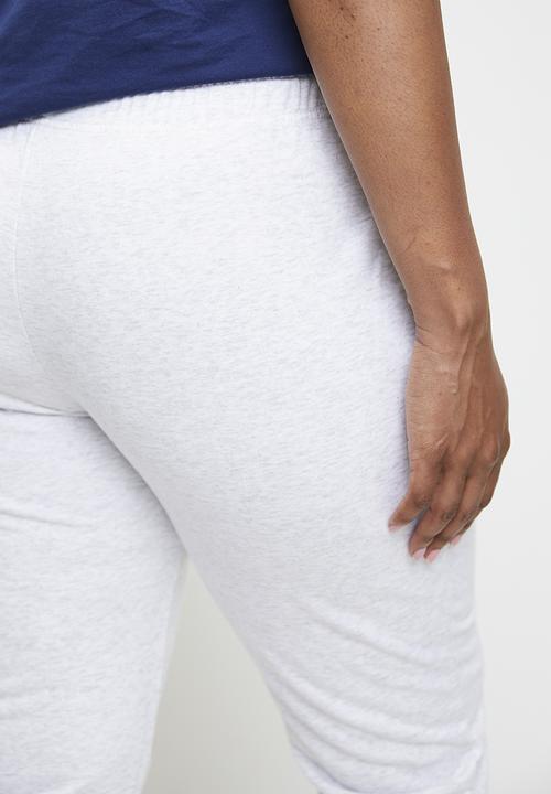 Cotton On - Plus Lifestyle Fleece Flare Sweatpant - Cloudy Grey Marle