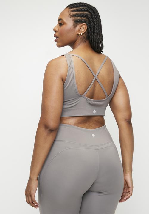 Cotton On - Plus Seamless Plunge Strappy Back Crop - Desert Grey