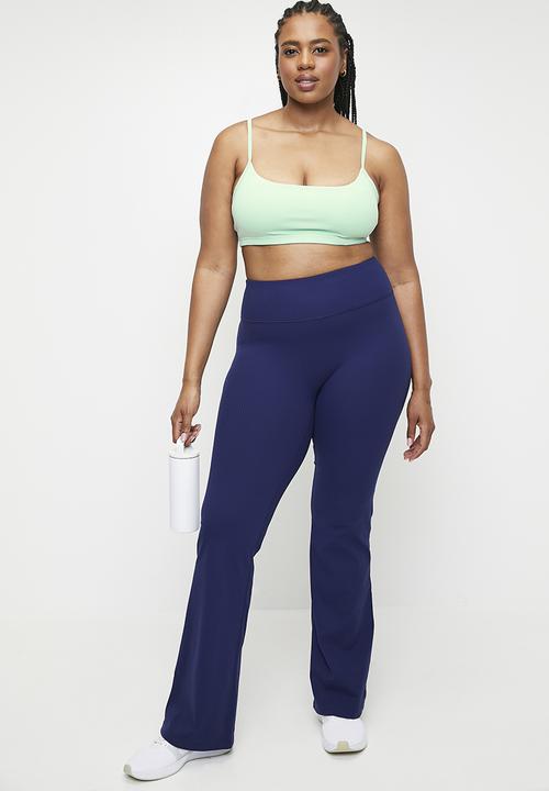 Cotton On - Plus Workout Yoga Crop - Silt Green