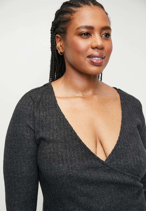 Cotton On - Plus Super Soft Ribbed Wrap Top - Ebony Marle