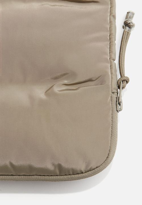H&M - Laptop case - beige