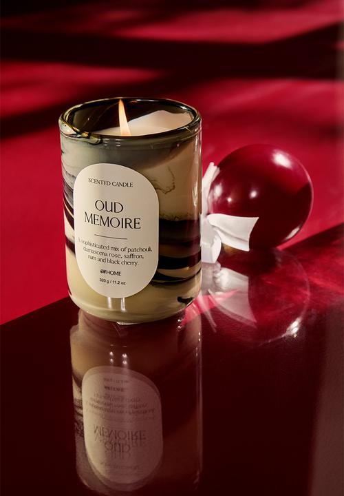 H&M - Scented candle in glass holder - black oud mémoire