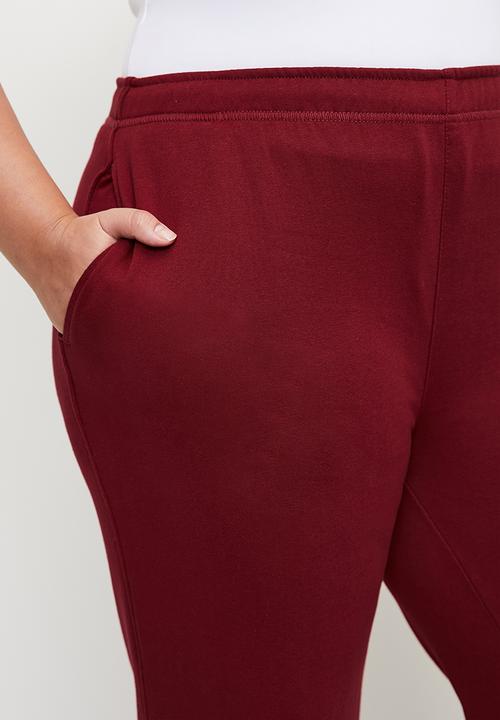 Cotton On - Plus Lifestyle Fleece Straight Leg Sweatpant - Deep Red