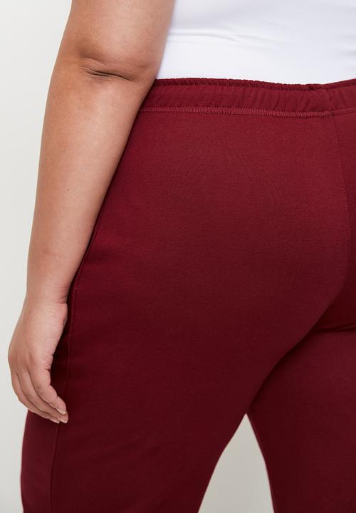 Cotton On - Plus Lifestyle Fleece Straight Leg Sweatpant - Deep Red