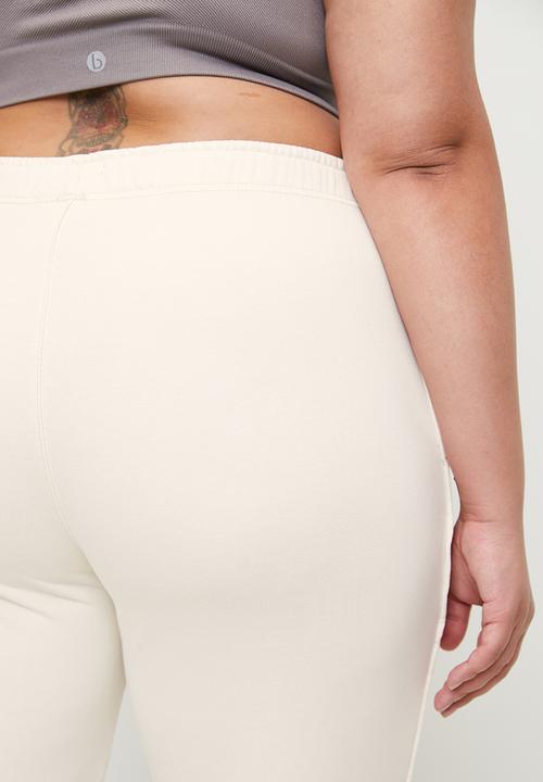 Cotton On - Plus Lifestyle Fleece Straight Leg Sweatpant - Coconut Milk