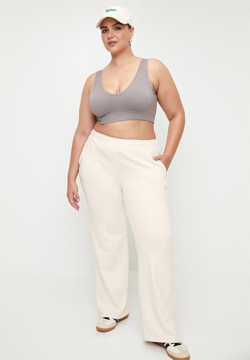 Cotton On - Plus Lifestyle Fleece Straight Leg Sweatpant - Coconut Milk