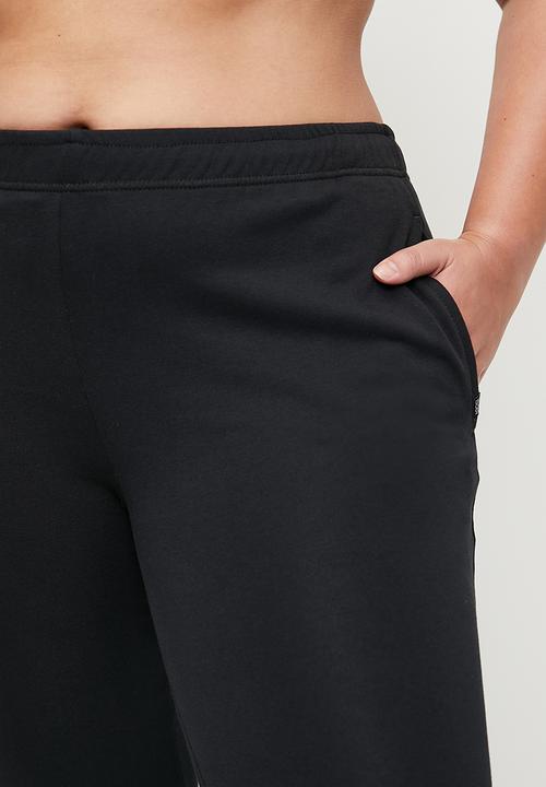 Cotton On - Plus Lifestyle Fleece Flare Sweatpant - Black