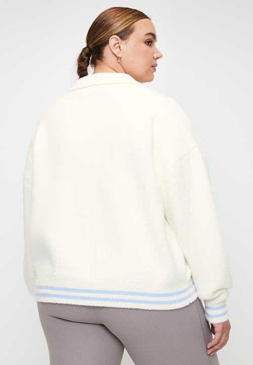 Cotton On - Plus Active Knitted Graphic Bomber - Coconut Milk/Heritage Club