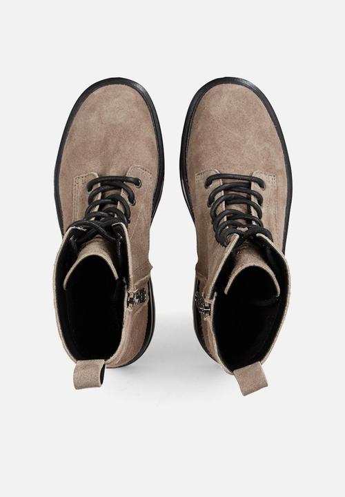 Calvin Klein - Flatform leather lace up boot - fossil/black